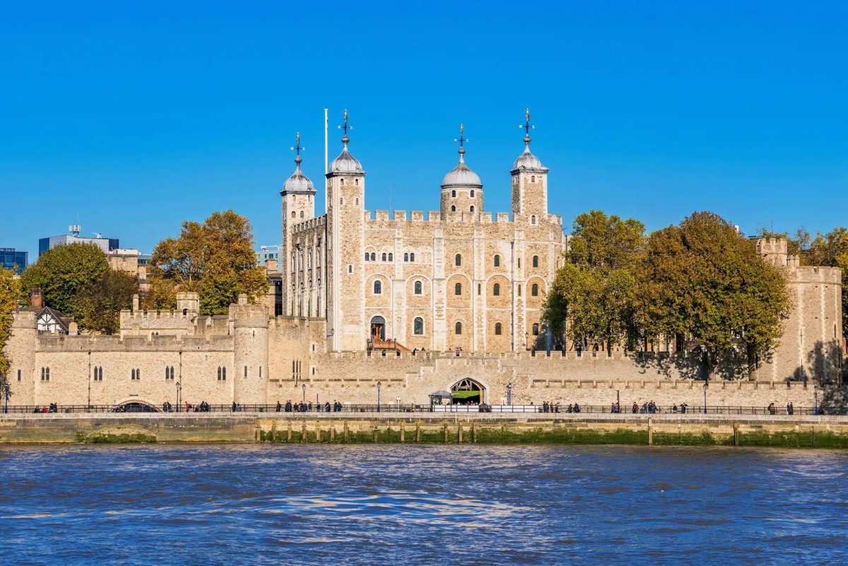 Tower of London and Thames River Cruise