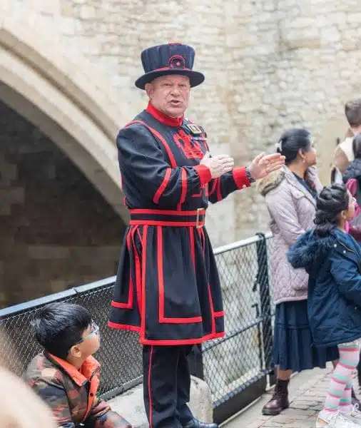 tower of london beefeater tour ()