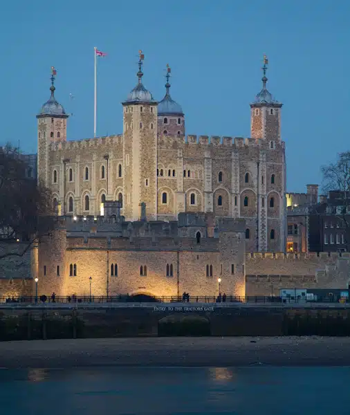 ロンドン塔ナイトツアー