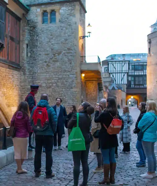 ロンドン塔ナイトツアー